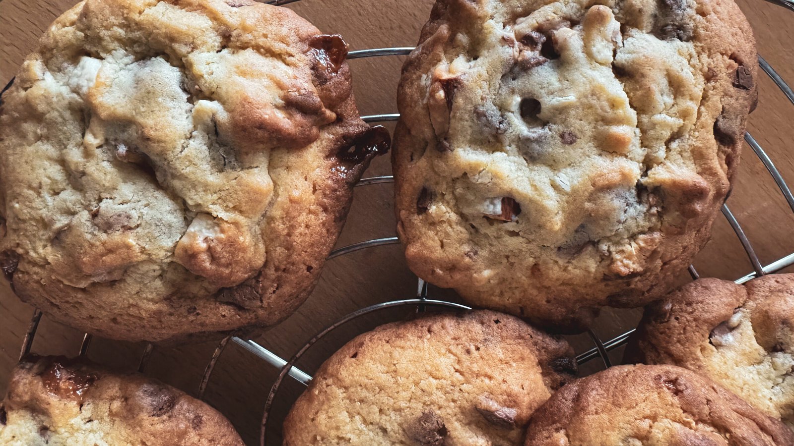 chocolate chip cookies